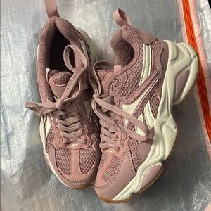 Reebok Women's Pink and White Sneakers